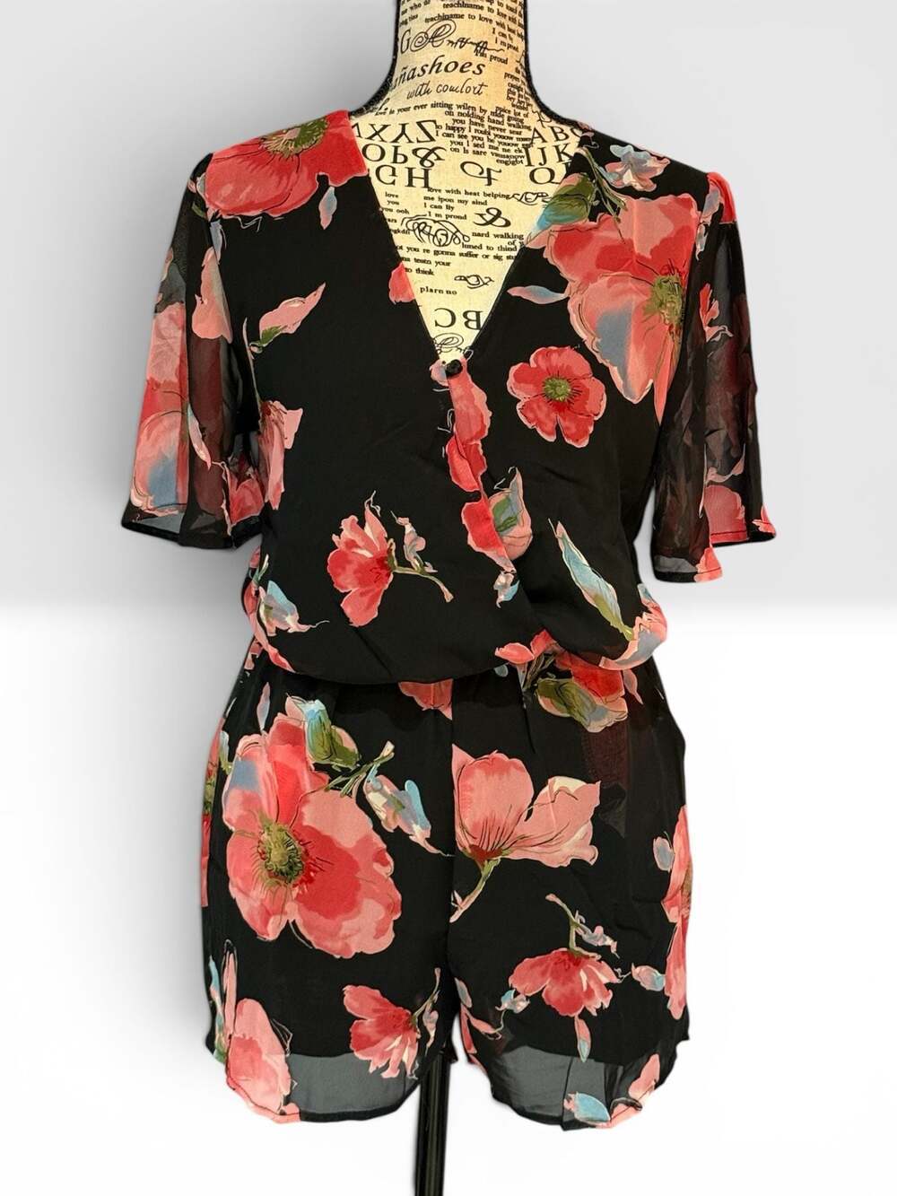 🌸🖤 Fraiche by J Floral Romper – Size Large – NWOT 🖤🌸